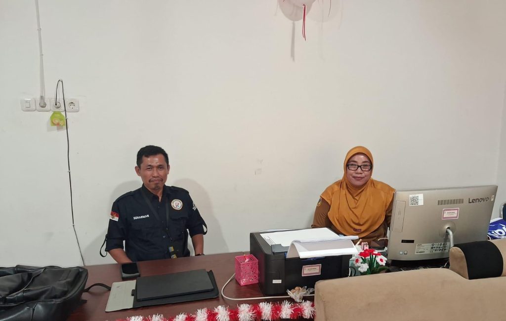 Tim LBH CCI DPW Sulawesi Tengah bersama staf Posbakum Morowali saat silaturahmi